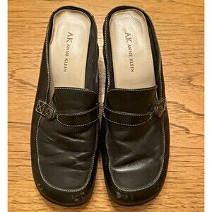 AK Anne Klein Black Leather Slip-On Mule Heels Closed Toe Button 7.5M